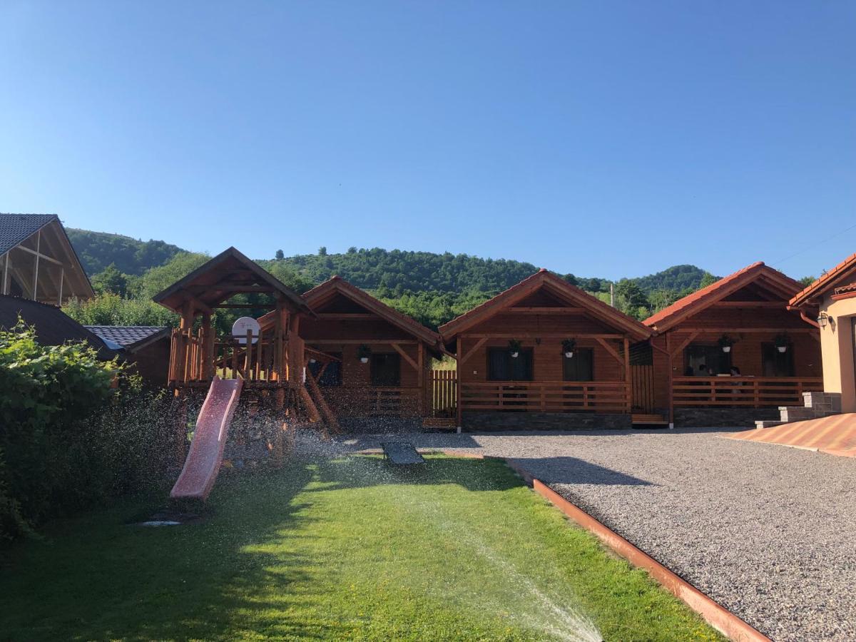 Riverside Woodhouses Praid Dış mekan fotoğraf