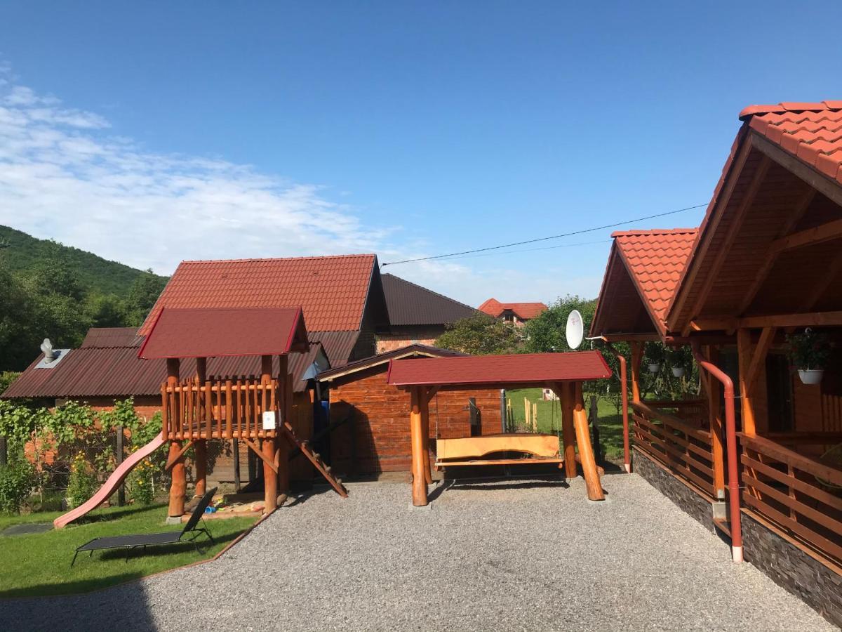 Riverside Woodhouses Praid Dış mekan fotoğraf