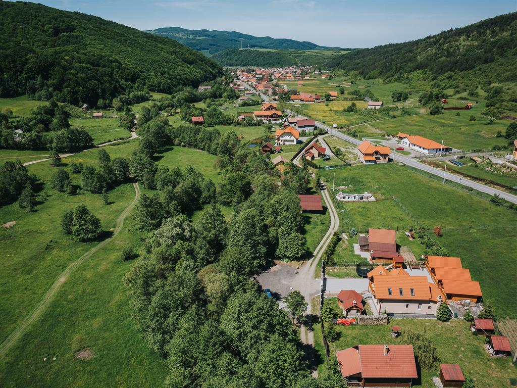 Riverside Woodhouses Praid Dış mekan fotoğraf
